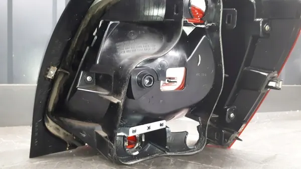 Vänster Bakljus VW Polo V 6R 5D image 7