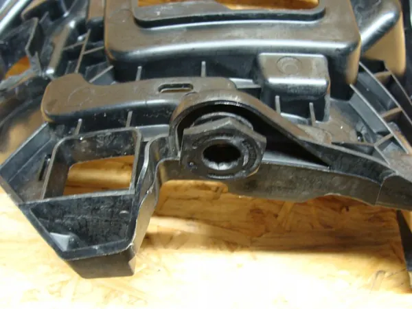 VW BEETLE 11+ Suporte do Farol Direito image 4