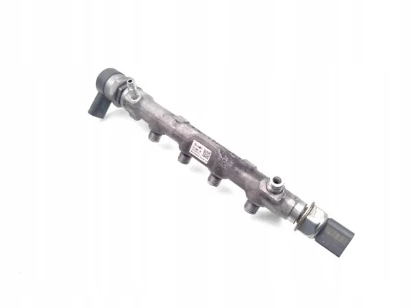 Rampe d'injection Skoda Octavia OEM 04L099B 1.6 TDI image 5