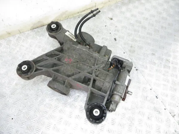 Audi Q3 8U 2.0D bakaxelbalk OEM 0BS525010C image 2