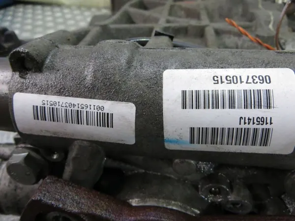 Audi Q3 8U 2.0D bakaxelbalk OEM 0BS525010C image 10
