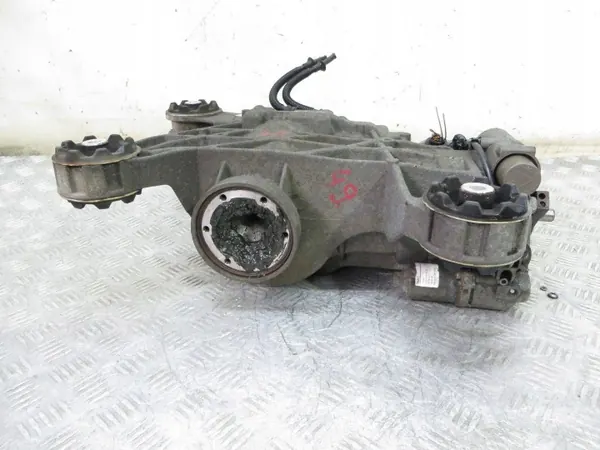 Audi Q3 8U 2.0D bakaxelbalk OEM 0BS525010C image 3