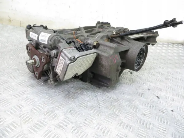 Audi Q3 8U 2.0D bakaxelbalk OEM 0BS525010C image 6