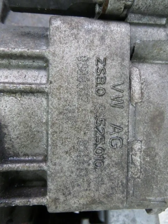 Audi Q3 8U 2.0D bakaxelbalk OEM 0BS525010C image 7