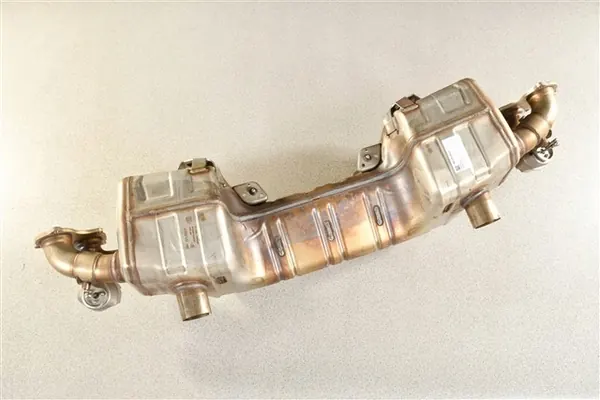 OEM 982251053K Porsche 718 GTS 4.0 Urheiluvaimennin image 3