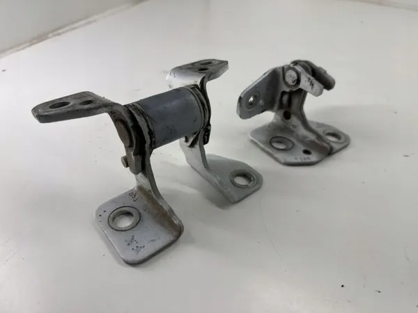 Bakdörr gångjärn vänster OEM 55113661AC Dodge Durango image 4