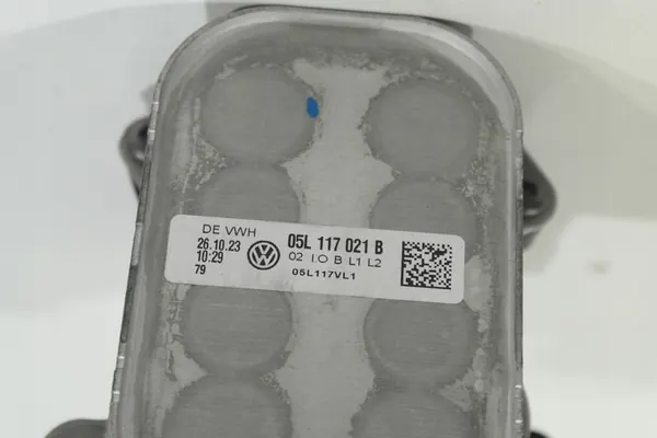 Oljefilterbas VW Audi Seat Skoda 2.0 TDI 05L117021B image 5