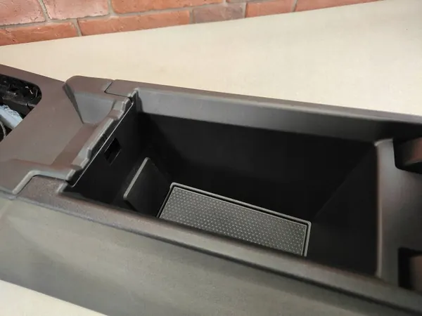 Mittkonsol armstöd OEM 5A8CCE6 blå söm BMW 1 F70 image 10