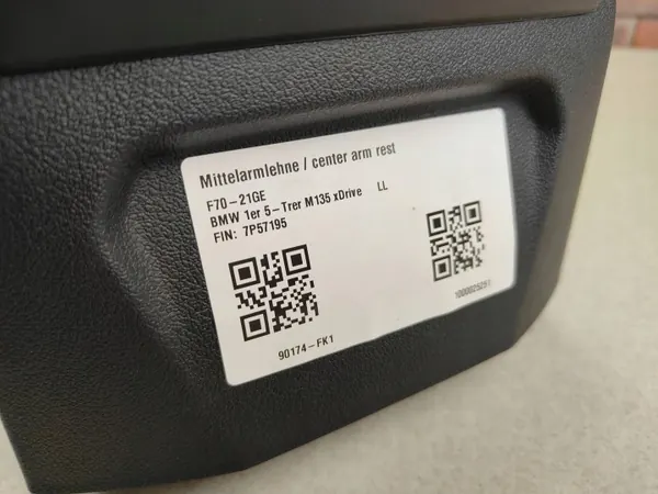 Mittkonsol armstöd OEM 5A8CCE6 blå söm BMW 1 F70 image 9