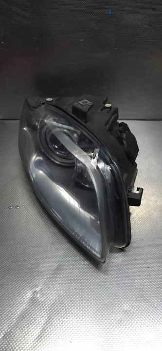 AUDI A4 B7 Faro Derecho Xenon S-LINE image 2