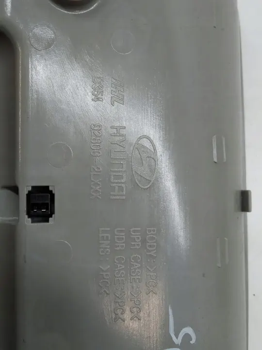 Plaquette de plafond OEM 92800-2LXXX pour Hyundai i30 (2007-2012) image 4