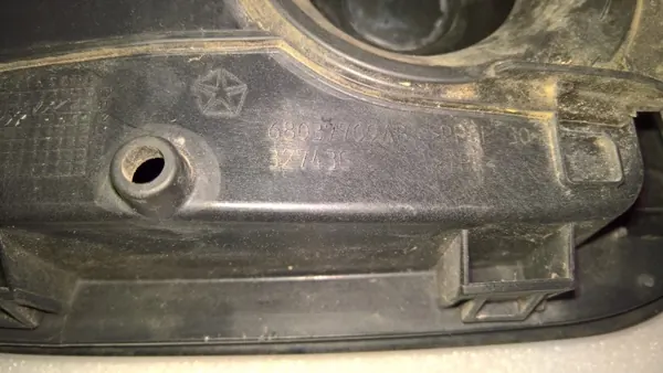 Bränslelucksaktuator OEM 68037709AB för Lancia Thema image 4