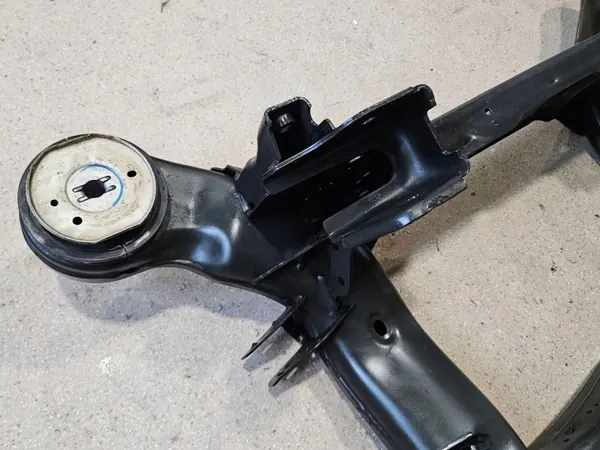 Cadre auxiliaire arrière Mercedes-Benz GLE W167 OEM A1673500100 image 3