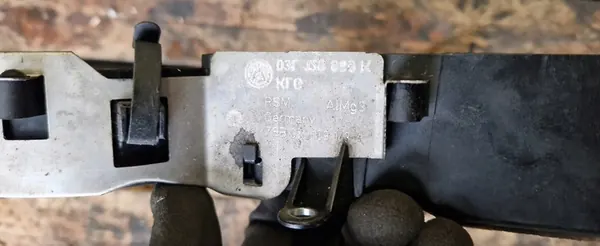 Volkswagen OE 03L109145B kamremskåpa image 8