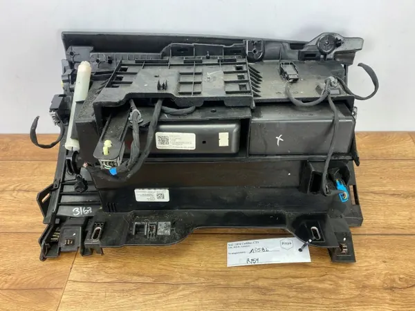 Beifahrer-Handschuhfach OEM 812724086PINYA Cadillac CTS III image 9