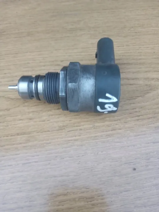 Válvula de presión combustible OEM 057130764F para Audi Q7 3.0 TDI image 2