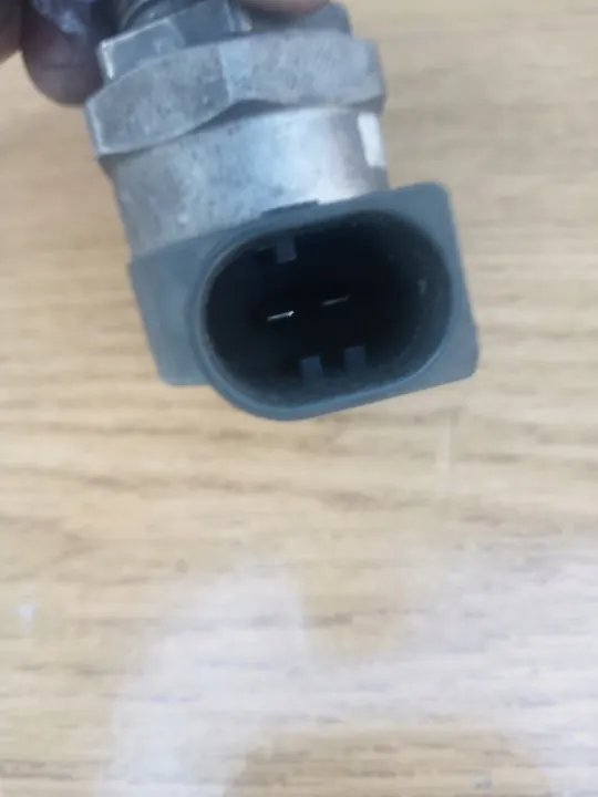 Válvula de presión combustible OEM 057130764F para Audi Q7 3.0 TDI image 4