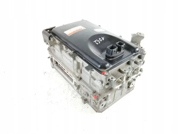 Convertidor de voltaje Toyota OEM G920047330 Corolla E210 image 5