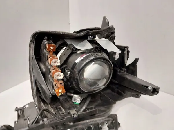 Farol direito Volkswagen Jetta VI 2013 image 2