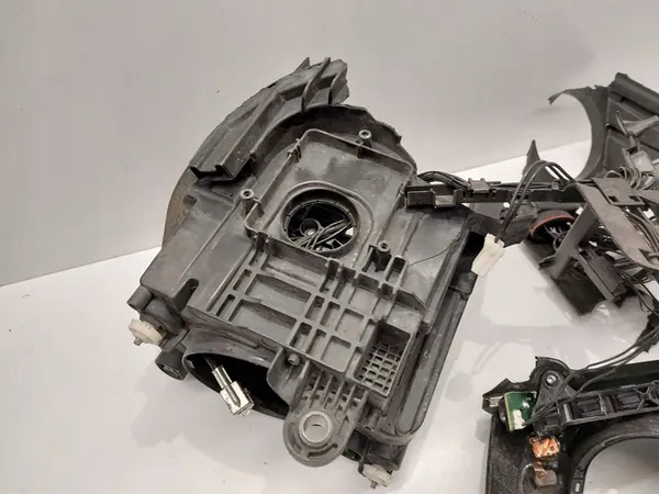 Farol direito Volkswagen Jetta VI 2013 image 5