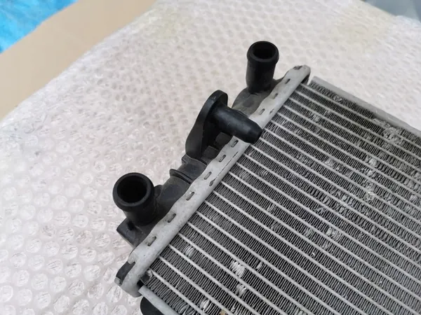 Enfriador de agua VW Audi Seat Skoda 5Q0121253H image 2