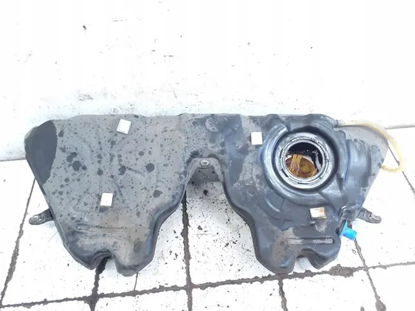 BMW 6 F13 640d Brandstoftank OEM 7225002 - Gebruikt image 4
