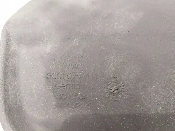 Volkswagen OE 3C0075111 Guardabarros delantero image 4