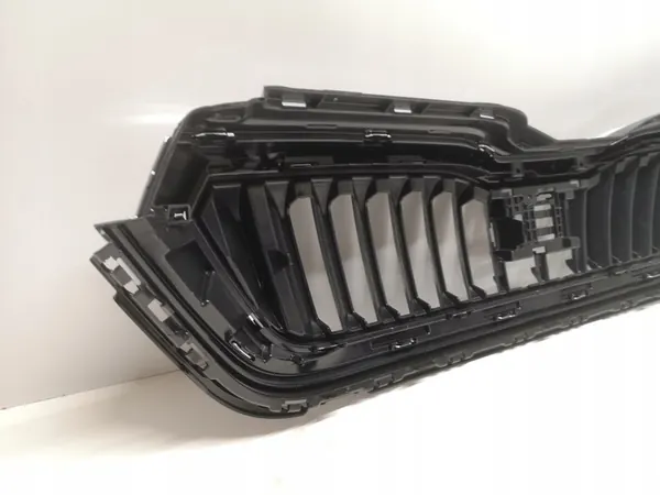 SKODA SCALA 19- Grill Black with Chrome Frame 657853653 image 8