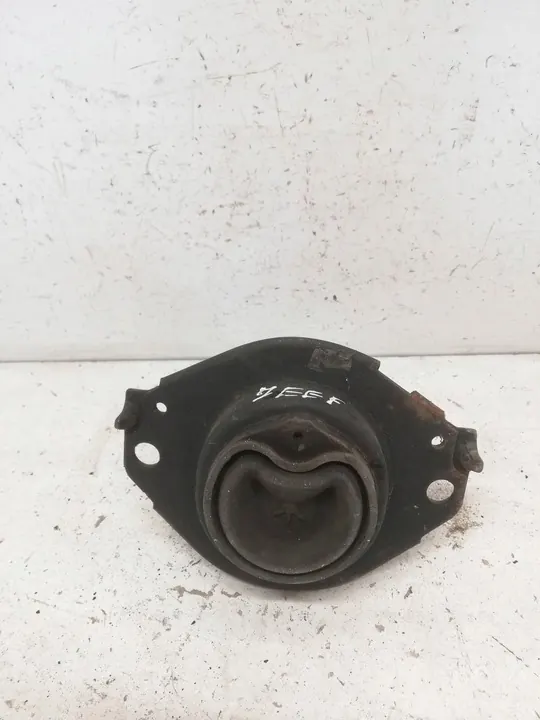 Jeep Grand Cherokee 2011 Engine Mount Bracket image 2