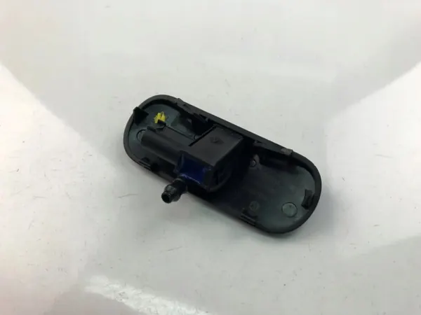 Lave-glace avant OEM 8J0955987G VW Passat CC image 4
