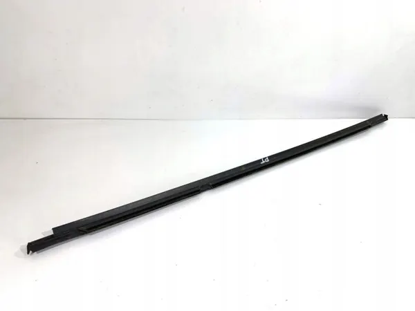 OEM 5E7839477B Taka oikea raapimalevy Skoda Octavia IV image 3