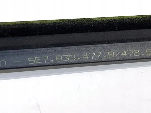OEM 5E7839477B Taka oikea raapimalevy Skoda Octavia IV image 4