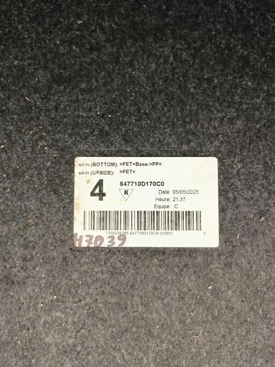 Alfombrilla de maletero Toyota Yaris Cross OEM 647710D170C0 image 3