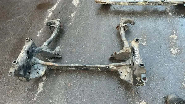 Renfort transversal avant OEM 4G0399315L Audi A7 Sportback image 4