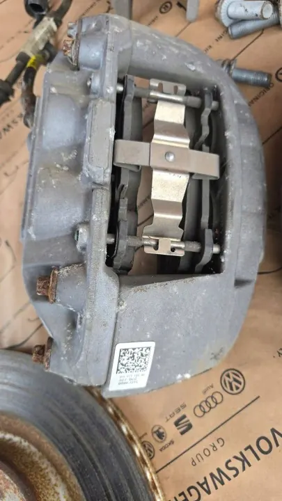 Jeu disques et étriers frein Audi Q5 SQ5 2015 OEM 8R0615106BR image 6