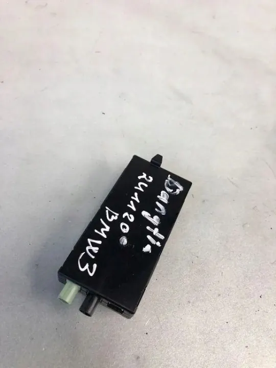BMW OEM 920737091 Antennförstärkare - Begagnad image 3