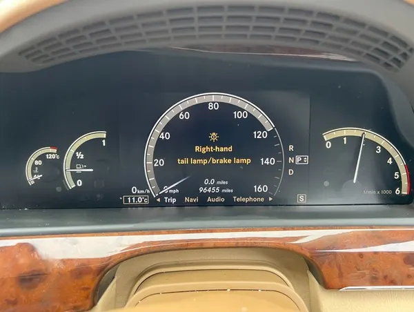 Rechter inlaatspruitstuk Mercedes W221 3.0 CDI OM642 A6420907737 image 10