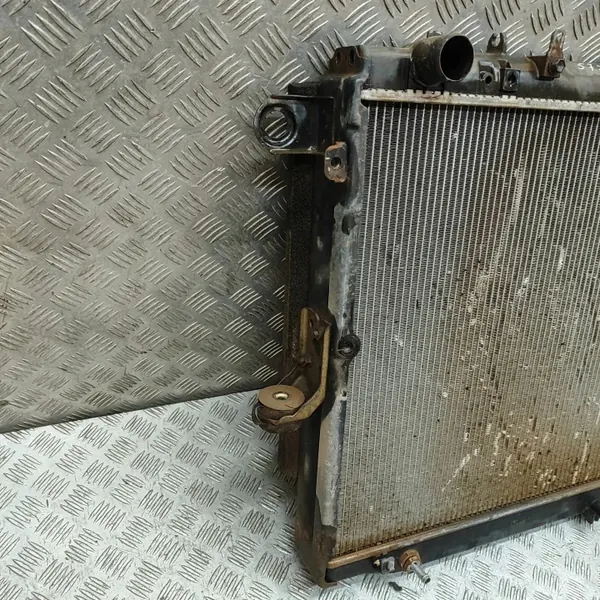 Toyota Land Cruiser 100 Jäähdytin 2001 16400-17350 image 3