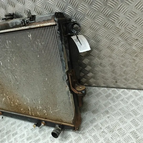Toyota Land Cruiser 100 Jäähdytin 2001 16400-17350 image 4