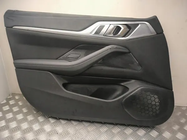 BMW i4 2024 Linker Voorportierbekleding OEM 132202002 image 2