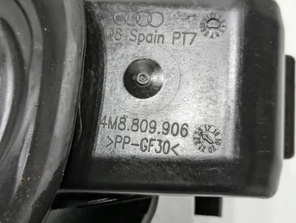 Audi Q8 RSQ8 bränslelucka OEM 4M8809906 - Begagnad image 6