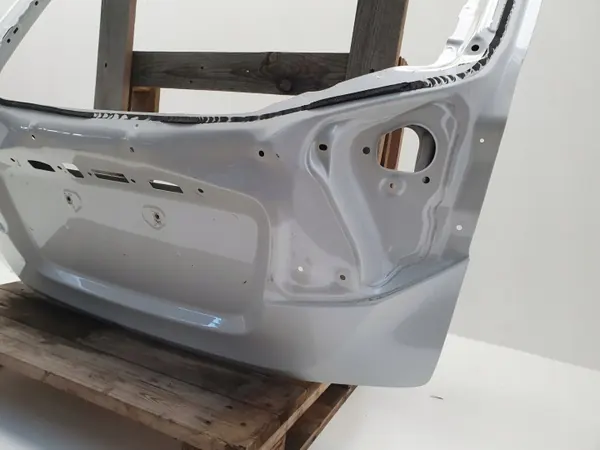 Puerta trasera ACR168 para Toyota C-HR 2016-2023 Blanca image 7