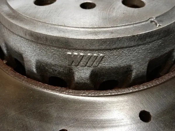 Discos e pinças de travão dianteiros BMW M5 F90 OEM image 10