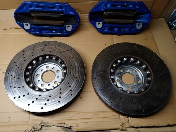 Discos e pinças de travão dianteiros BMW M5 F90 OEM image 7