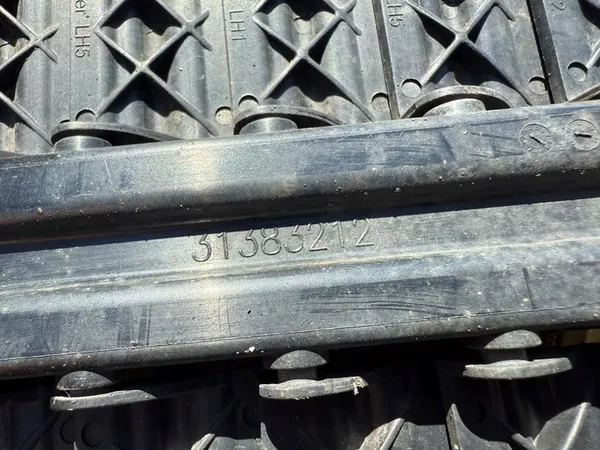 Volvo S90 V90 Entrada de Ar Elétrica 31383212 image 3