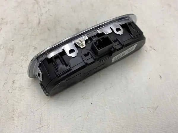 Luz de teto Volvo XC90 II OEM 32289806 - Usado image 4