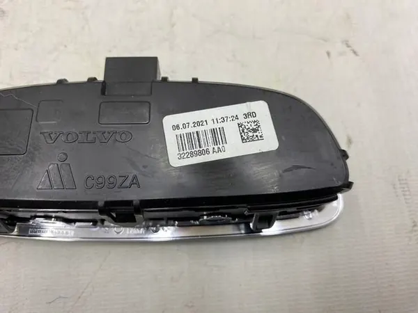 Luz de teto Volvo XC90 II OEM 32289806 - Usado image 5