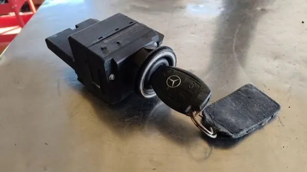 Interruptor de encendido Mercedes Vito W639 OEM A6399006600 image 3