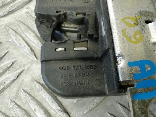 Bagagelås VW Polo 6Q 6Q0 Lift 6Q6827505B image 4