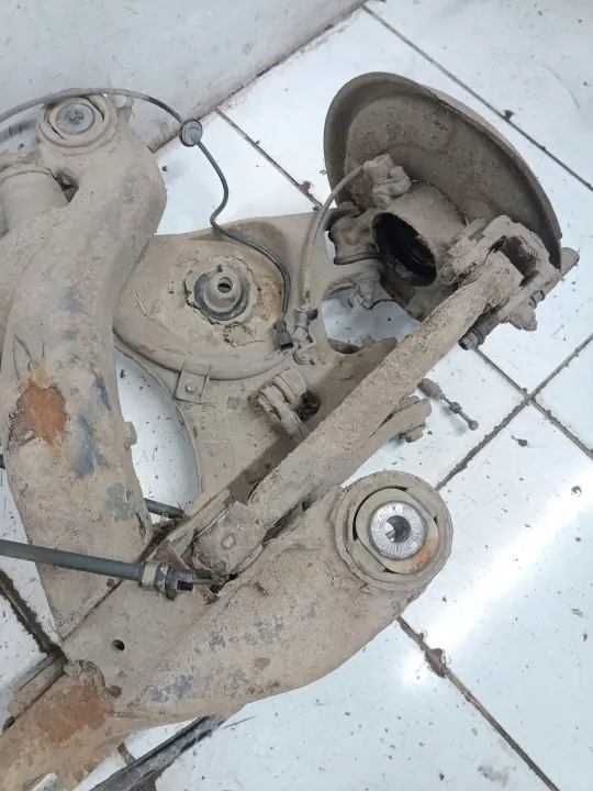 Audi A4 S4 B6 Taka jouset OEM ARA253723 image 4